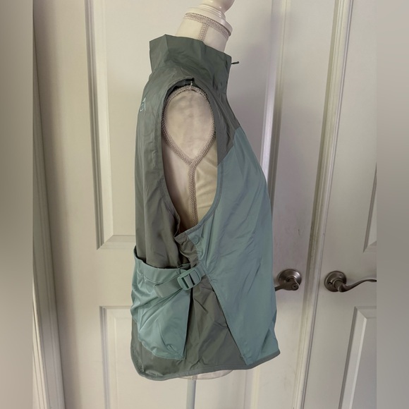 Nike Trail Repel Women's Trail Running Vest - Picture 12 of 17